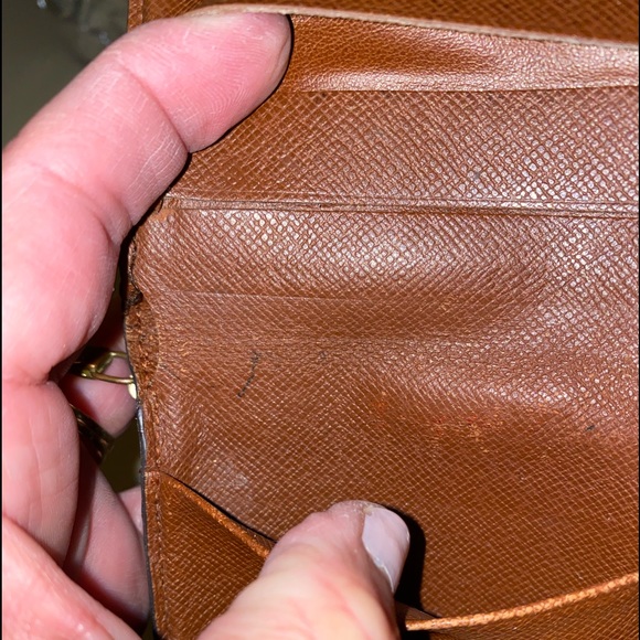 Louis Vuitton Wallet - Picture 9 of 13